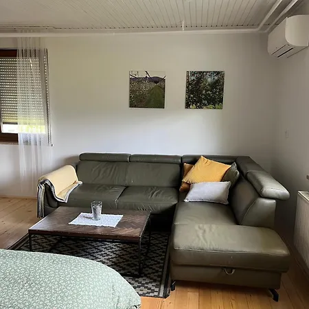 Apartma Grahor